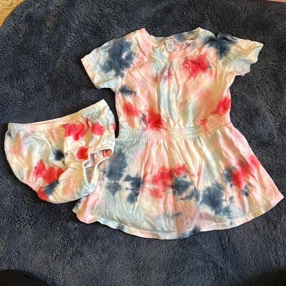 Splendid Dress Set - Picture 1 of 2